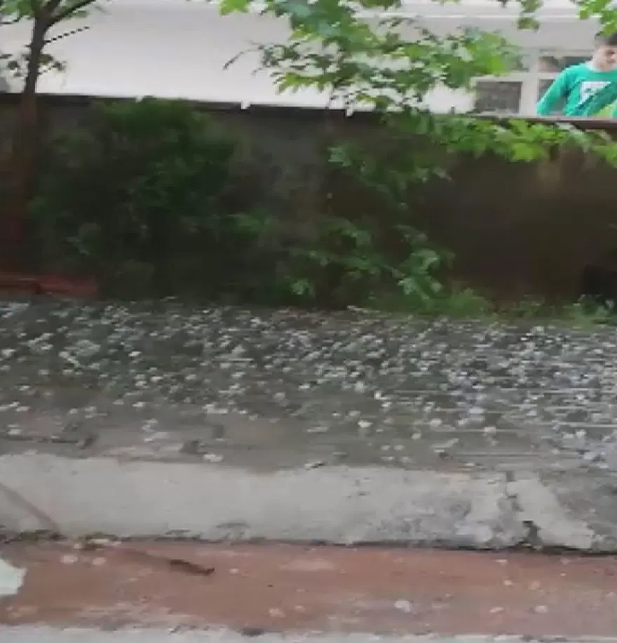 İstanbul'da dolu sürprizi 