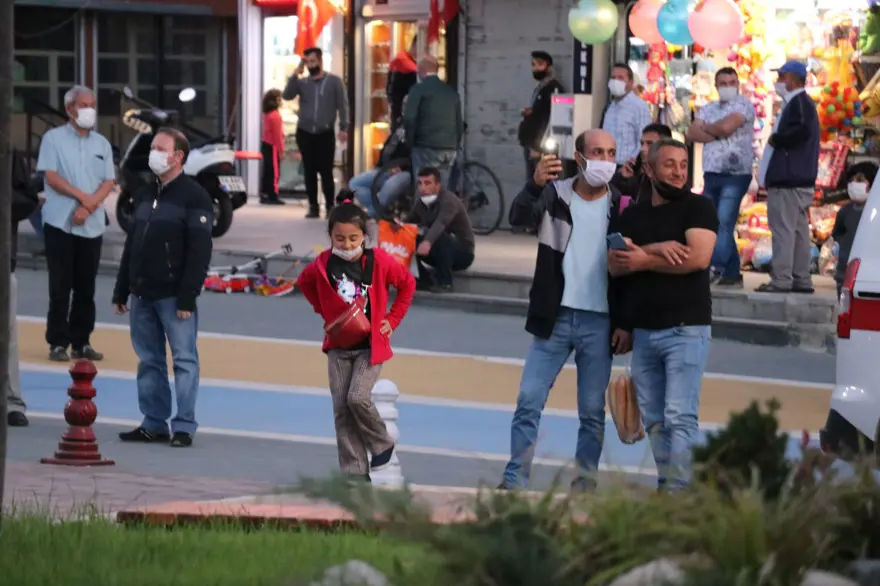 Bolu'da bir genç intihara kalkıştı, vatandaşlar sosyal medyadan canlı yayın açtılar 7