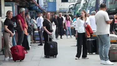 Otogarda bayram hareketliliği başladı: Biletlerin büyük bölümü tükendi