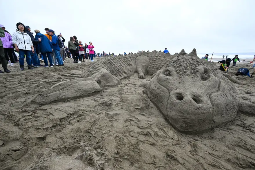 Binlerce kişi kumdan kale için buluştu 