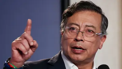 Petro ABD'ye rest çekti: Asla diz çökmeyeceğim