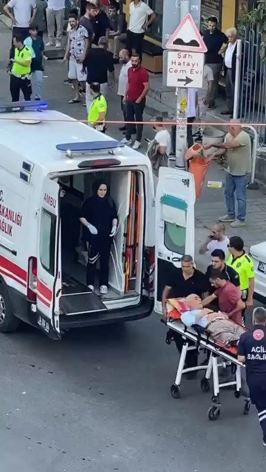 Sultangazi'de kardeşler arasında alacak verecek kavgası: Babası ve kardeşini silahla yaraladı 4