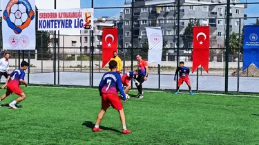 Depremzede çocuklar için düzenlenen Konteyner Ligi başladı
