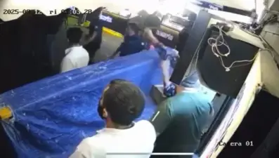 Ortaköy'de olaylı gece: Tekme tokat birbirlerine girdiler