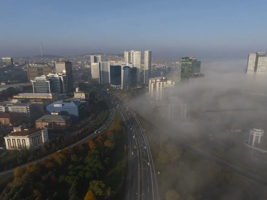 İstanbul yeni güne sisle başladı 8