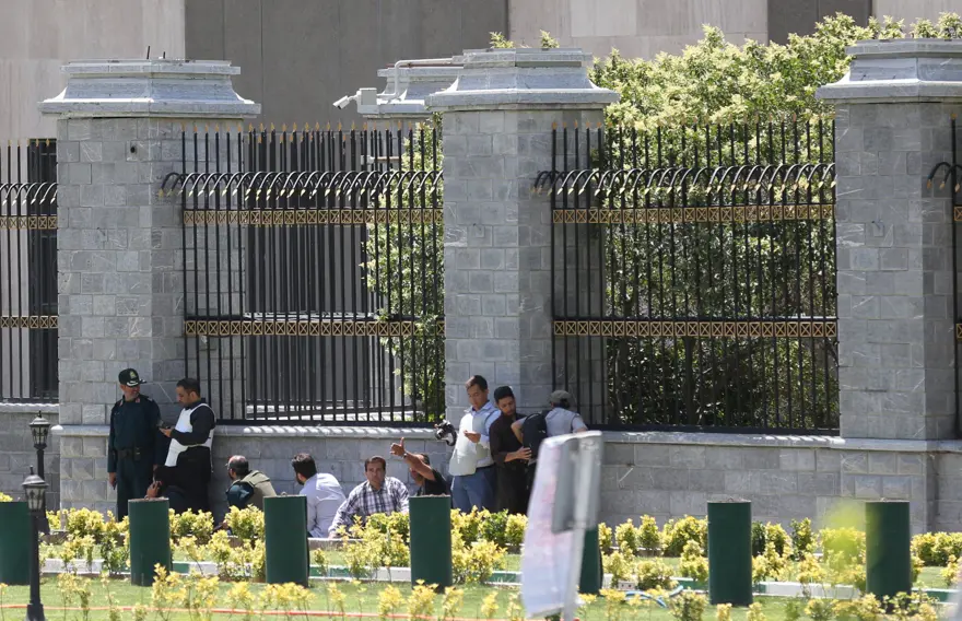 İran Meclisi ve Humeyni Türbesi'nde saldırı 33 İran Meclisi ve Humeyni Türbesi'nde saldırı 33