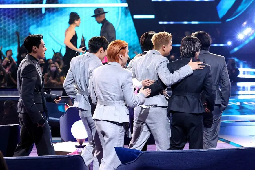 İki yıl sonra ilk kez yüz yüze konser yapan BTS: Ağlayacak gibi olduk 3 İki yıl sonra ilk kez yüz yüze konser yapan BTS: Ağlayacak gibi olduk 3