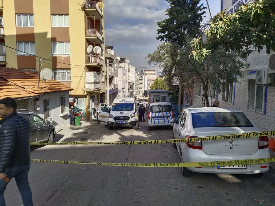 İzmir'de kan donduran olay: Otomobilinde kadın cesediyle karakola gitti 