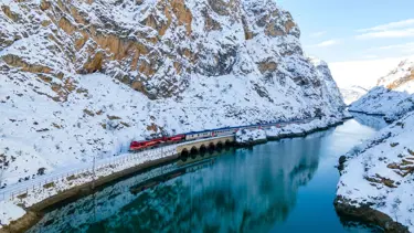 Ulaştırma ve Altyapı Bakanı Abdulkadir Uraloğlu: Turistik Doğu Ekspresi yeni sezonda 84 sefer yapacak