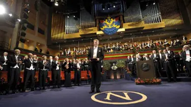 Yine karbon, yine Nobel!