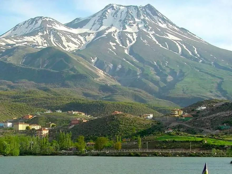 HASAN DAĞI'NDA VOLKANİK HAREKETLİLİK YAŞANDI MI? 4