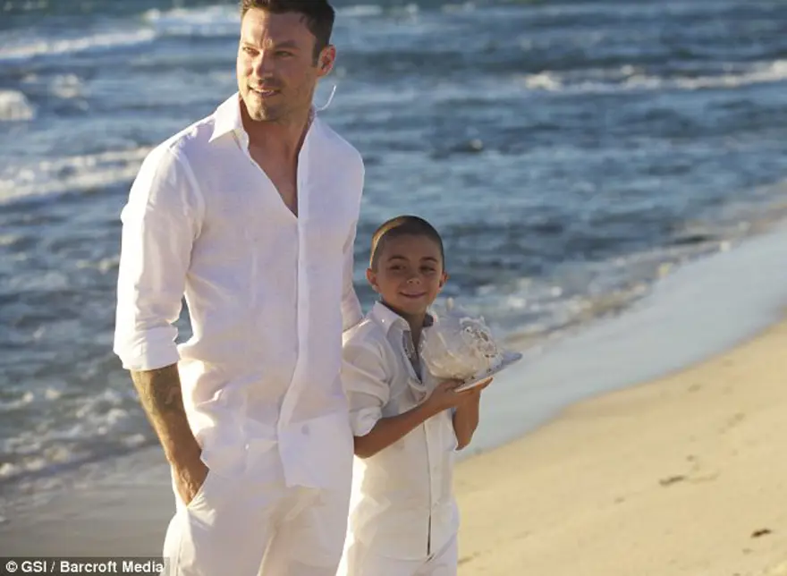 Megan Fox ıssız bir adaya düşerse... 1 Megan Fox ıssız bir adaya düşerse... 1