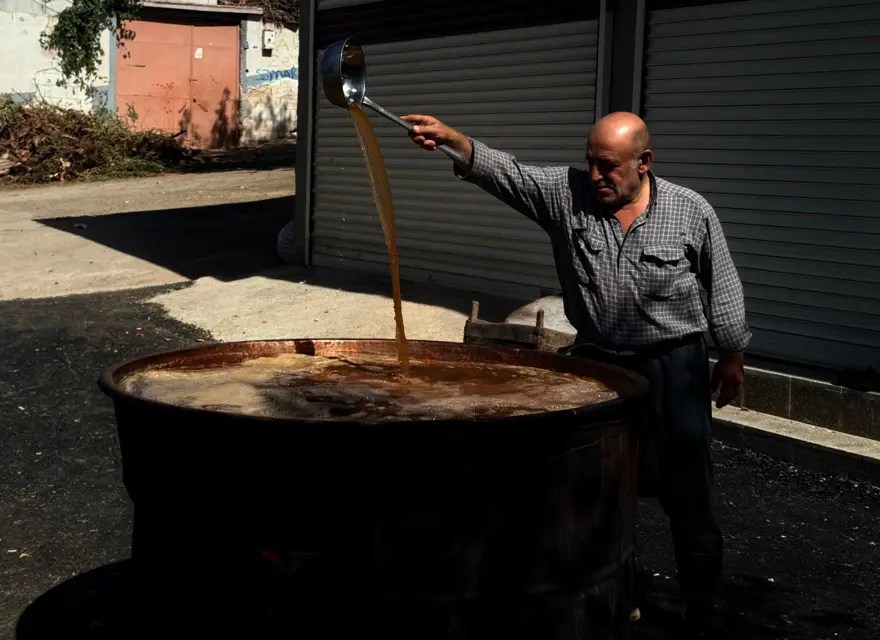 Kazan kazan şifa kaynatılıyor: Bir litresi 500 lira 