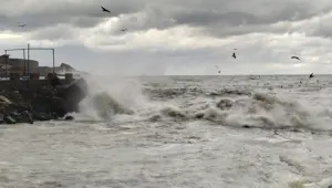 Düzce'de sağanak ve fırtına etkili oldu Düzce'de sağanak ve fırtına etkili oldu