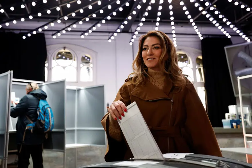 Hollanda'da yabancı düşmanı Wilders kazandı 3