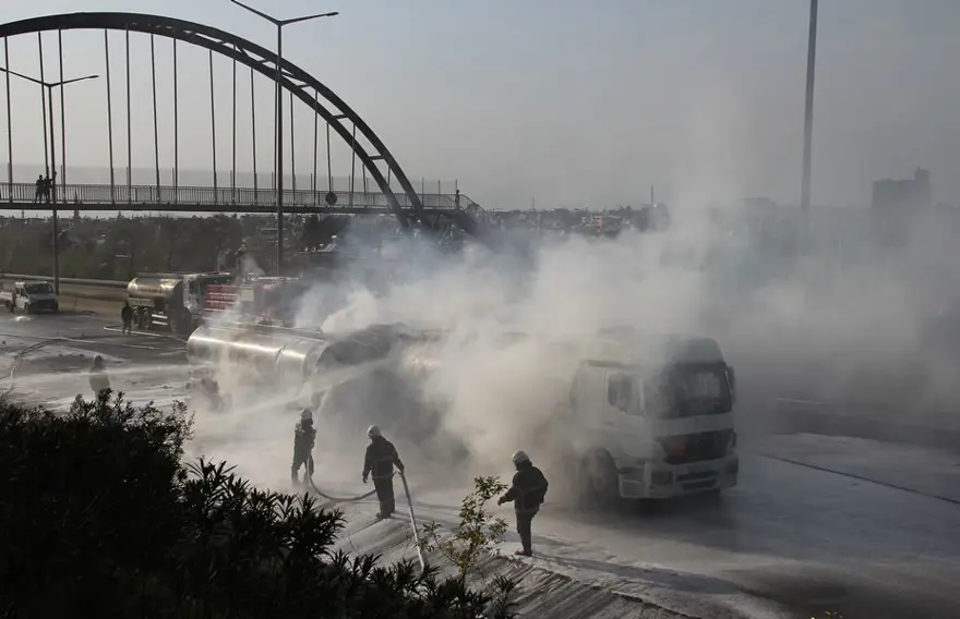 Adana'da iki tanker çarpıştı 5