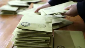 İstanbul'da CHP'nin itirazı üzerine bazı ilçelerde oy sayım işlemi tedbiren durduruldu