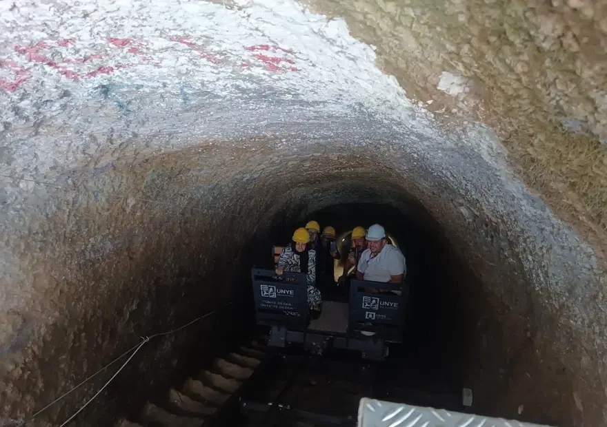 Karadeniz'in kültürel mirasları arasında yer alıyor: Ünye Kalesi'ne binlerce turist akın etti 1