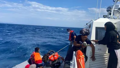 İzmir'de 62 düzensiz göçmen yakalandı