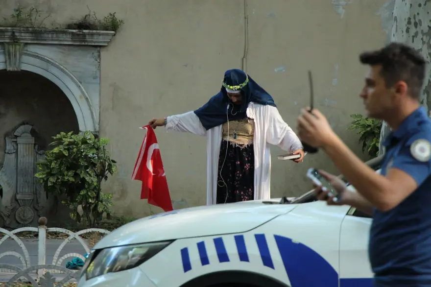 OTELDEN ATILDIĞINI ÖNE SÜRDÜ 2