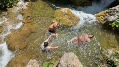 880 kilometre mesafeden 'şelale' serinliğine geldiler