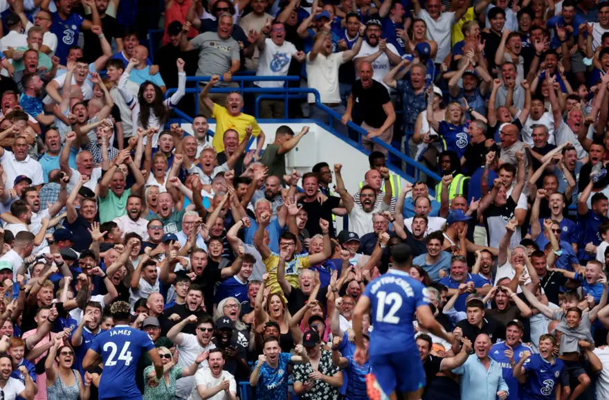 Londra derbisinde teknik direktörler Tuchel ve Conte'ye kırmızı kart 2