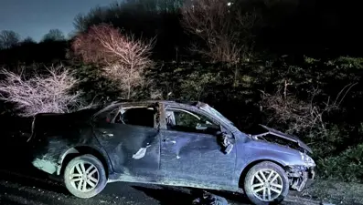Tekirdağ'da bariyere çarpan otomobildeki çocuk öldü, 2 kişi yaralandı