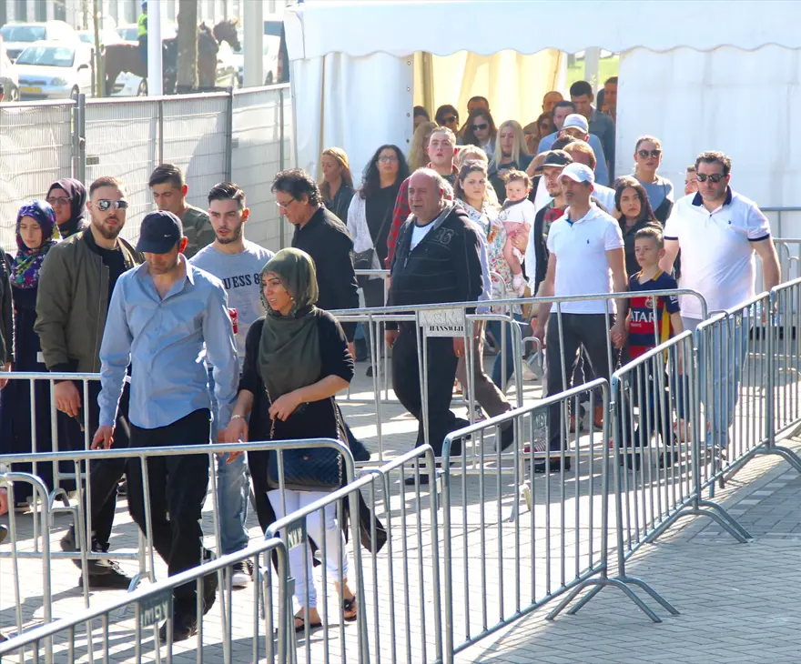 Yurt dışında oy verme işlemi sona erdi 12