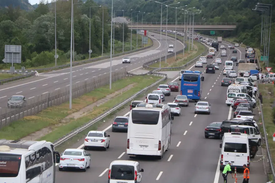 Yollarda son durum: Anadolu Otoyolu ile İstanbul çıkışında trafik yoğunluğu arttı 1