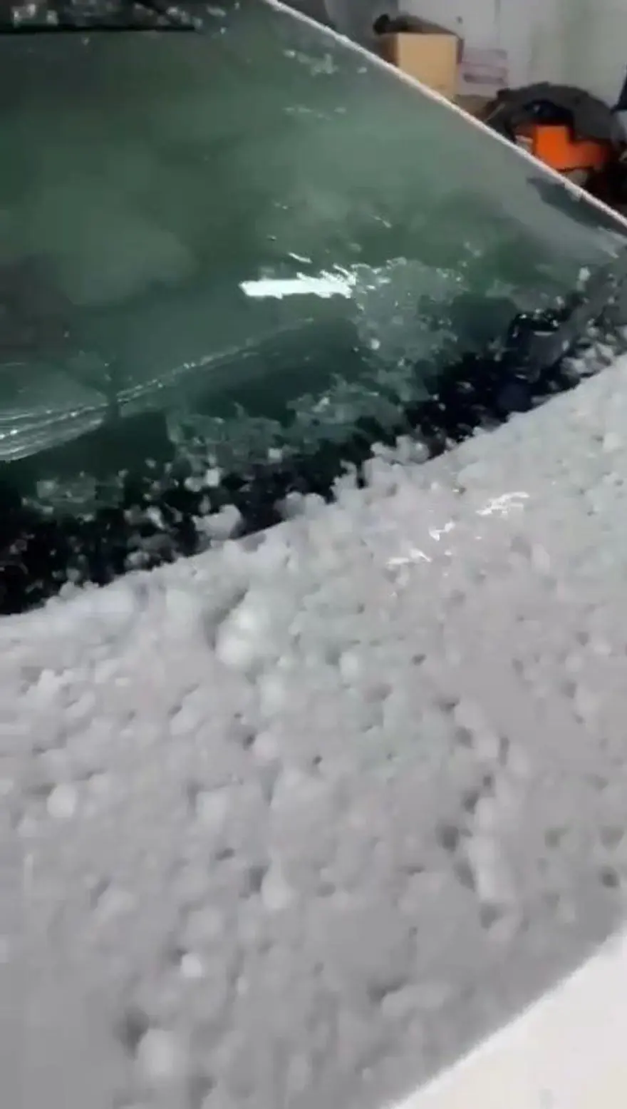 Bursa’yı fırtına ve sağanak vurdu: Rüzgar TIR’ın dorsesiniyerinden çıkardı 1