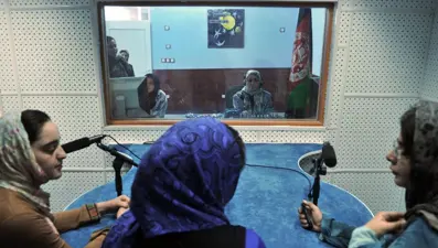 Taliban'dan kadının sesini kısan yeni yasak