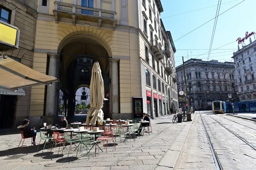 İtalya'da kız kardeşi karantinada ölen İtalyandan isyan çağrısı: Yardım edin 20