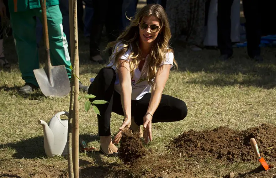 Gisele'in yeni hobisi bahçe 19