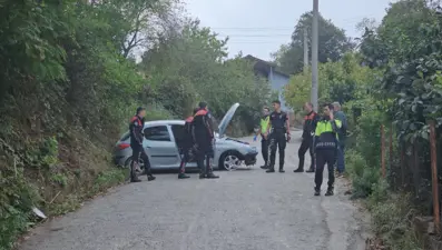 Jandarmadan kaçtı, lastiği patlayınca kaza yaptı