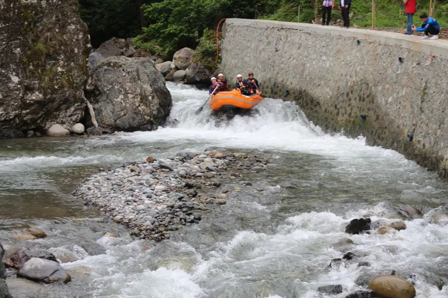 Türkiye'de yeni bir rafting parkuru açıldı: Rize Tunca Vadisi 1 Türkiye'de yeni bir rafting parkuru açıldı: Rize Tunca Vadisi 1