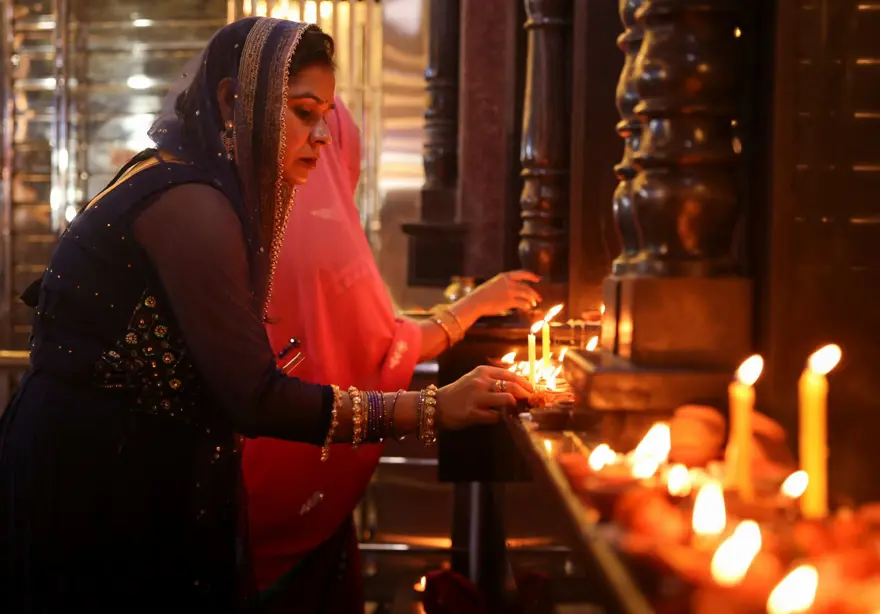Hindistan'da Diwali Festivali kutlandı: 2,6 milyon gaz lambasıyla rekor kırıldı 2