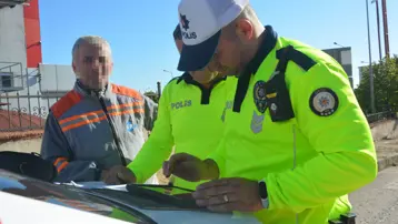 Polisten patpat sürücüsüne 993 lira ceza