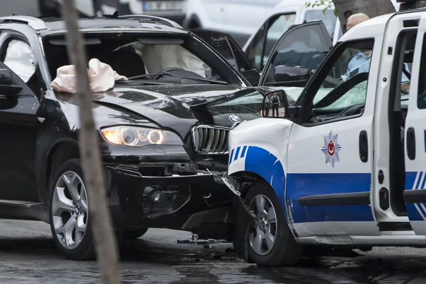 Beşiktaş'ta polise silahlı saldırı Beşiktaş'ta polise silahlı saldırı