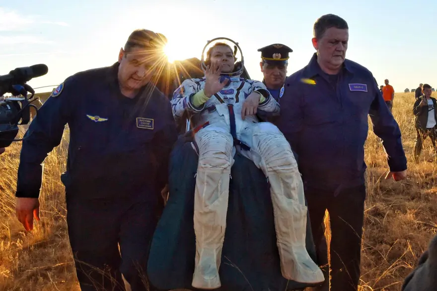 374 günlük uzay macerası sona erdi: Rus kozmonotlar Dünya'ya geri döndü 7