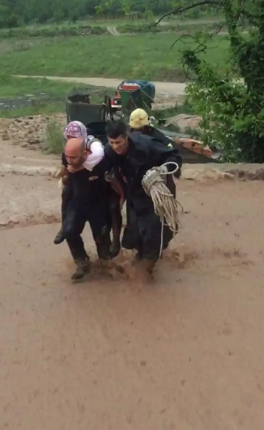 AŞIRI YAĞIŞ VE TOPRAK KAYMASI 