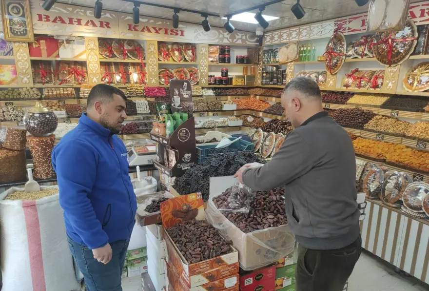 Hurma tezgahta yerini aldı: Fiyatı cinsine göre değişiyor 2