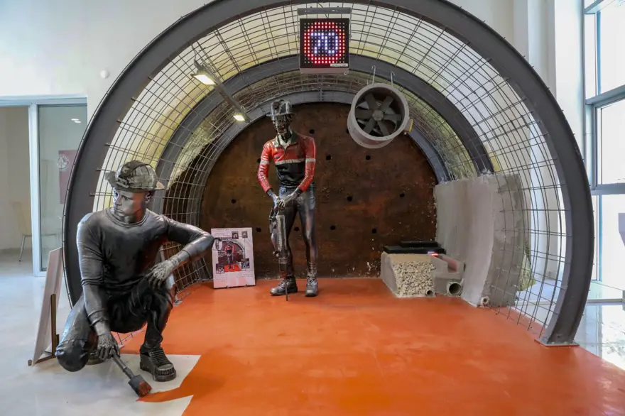 Elazığ ve Malatya arasındaki Kömürhan Köprüsü'nün inşaat atıkları sanat eserine dönüştü 4