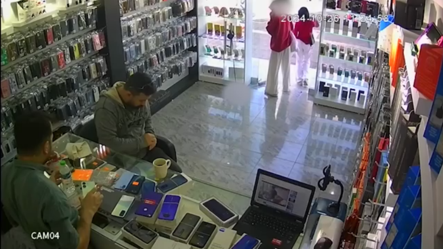 Mersin'de 2 aylık köpeği severken öldürdüler! 5