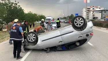 Karaman'da otomobil takla attı: 2'si çocuk 4 yaralı