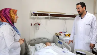 Gazı var diye düşündüler, bebeğin ağlama sebebi ultrasonda ortaya çıktı: “Şu ana kadarki en küçük hastamız”