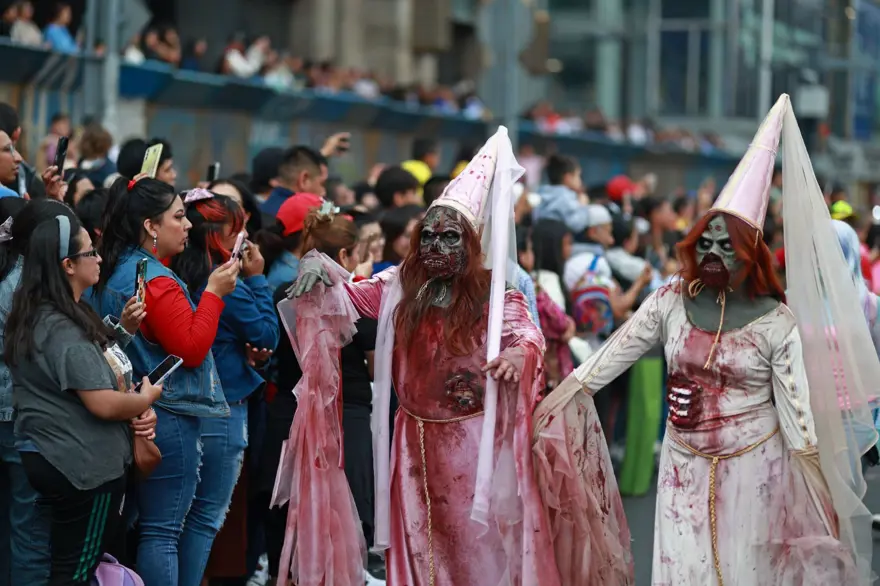 Mexico City'de "zombi işgali'' 