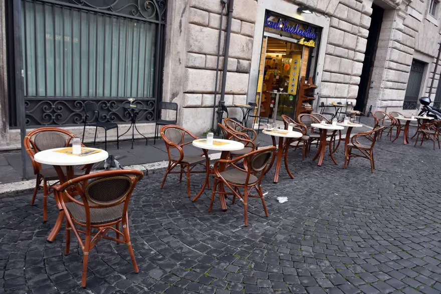 İtalya tarihinin en sessiz günlerini yaşıyor 13