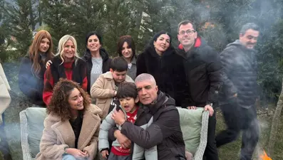 Özcan Deniz'den fotoğraflı yanıt