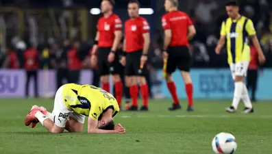 "Kadıköy'e yıldırım düştü" (5 Mayıs 2025 spor manşetleri)