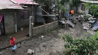 Meksika'daki sel felaketinde can kaybı 76'ya çıktı